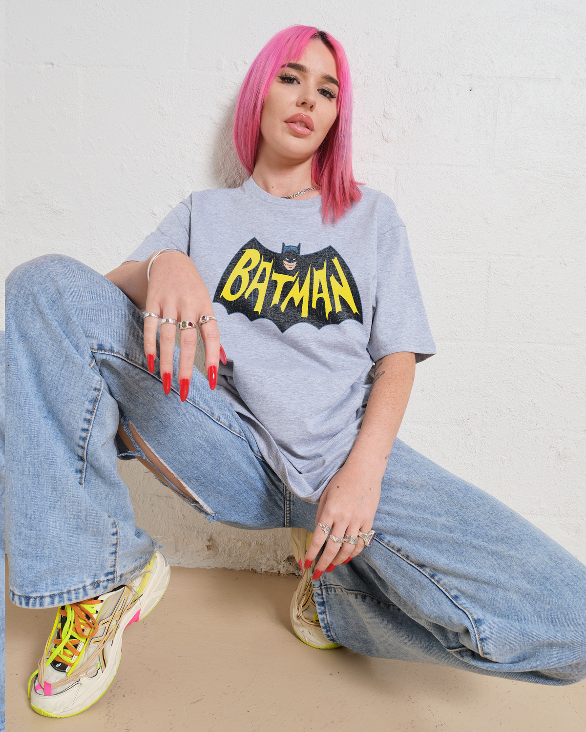 Batman Vintage 60s Logo T-Shirt | Official DC Merch Australia
