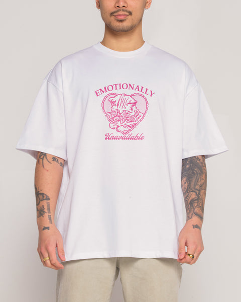 トップス EMOTIONALLY UNAVALABLE WILD WEST Tee EU WhiteOversized-Close-Up-Front-